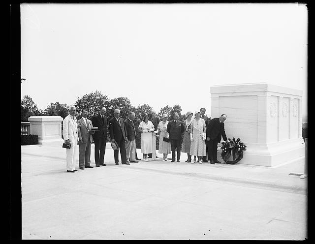 , Group at Tomb of the Unknown Soldier, Arlington, Arlington National Cemetery