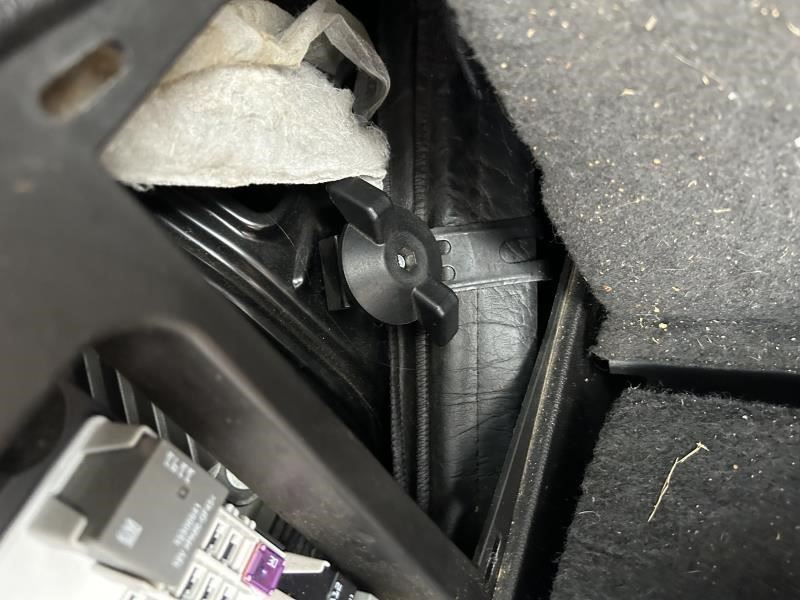 YUKON     2015 Jack 104591426 NO FOAM TRAY NO SPARE TIRE