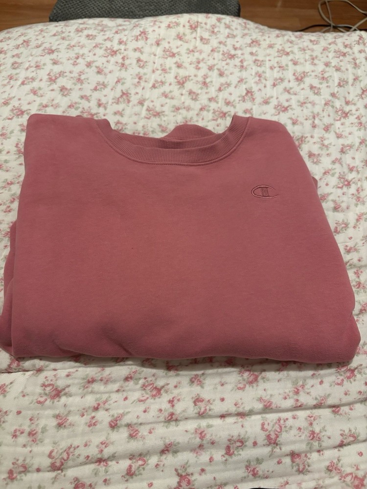 Champion Pink Pullover Crewneck Sweatshirt Women's Size M Embroidered Logo