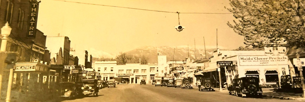 RPPC Theatre Dairy Street Scene 1930s Cashmere Washington