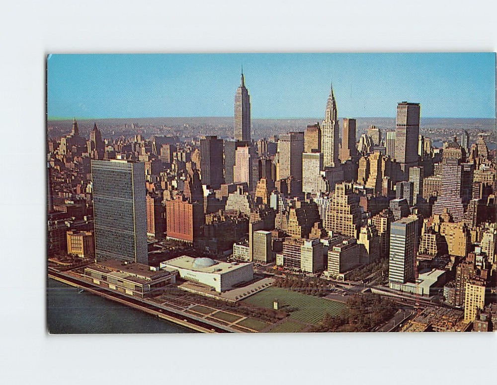 Postcard United Nations Headquarters East River Manhattan NYC New York City USA