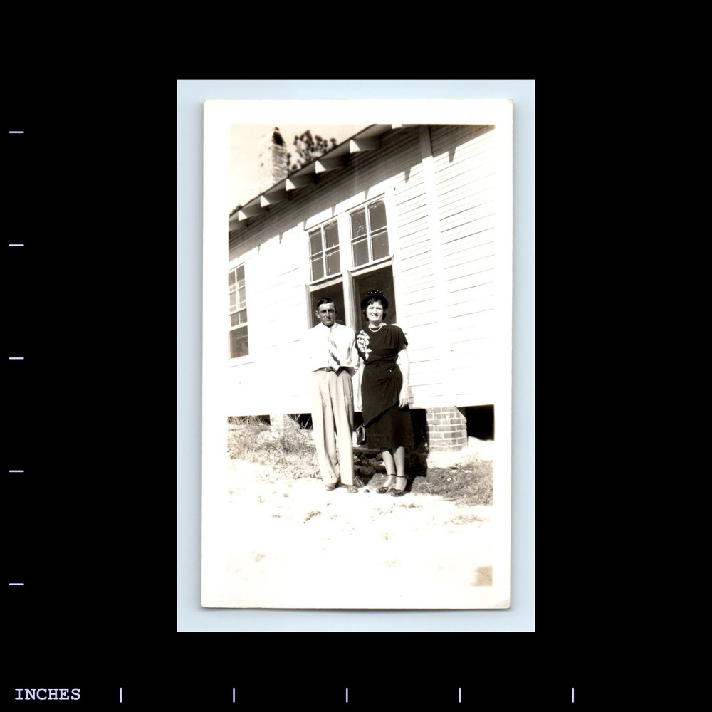 Old Vintage Photo MAN WOMAN COUPLE OUTSIDE HOUSE