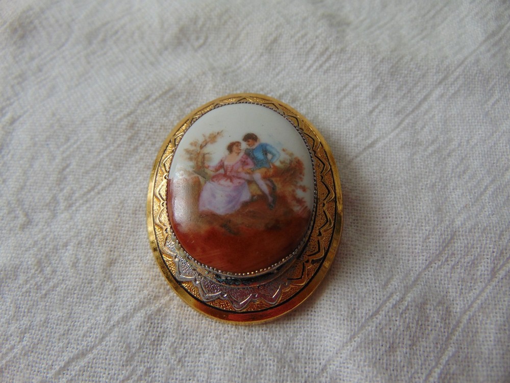 vintage antique goldplated porcelain brooch romantic couple