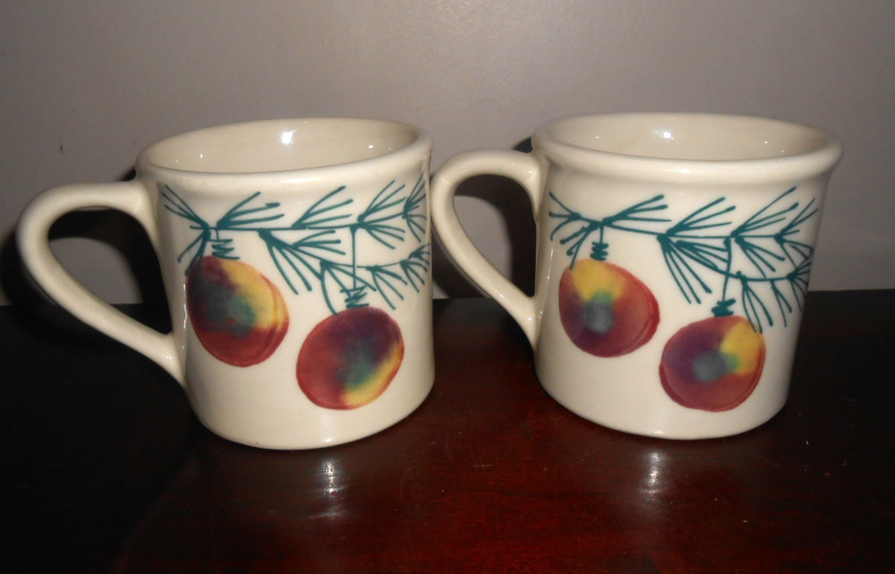 2 Hartstone Pottery CHRISTMAS TRADITIONS - ORNAMENTS & PINE Mugs Vintage 1982