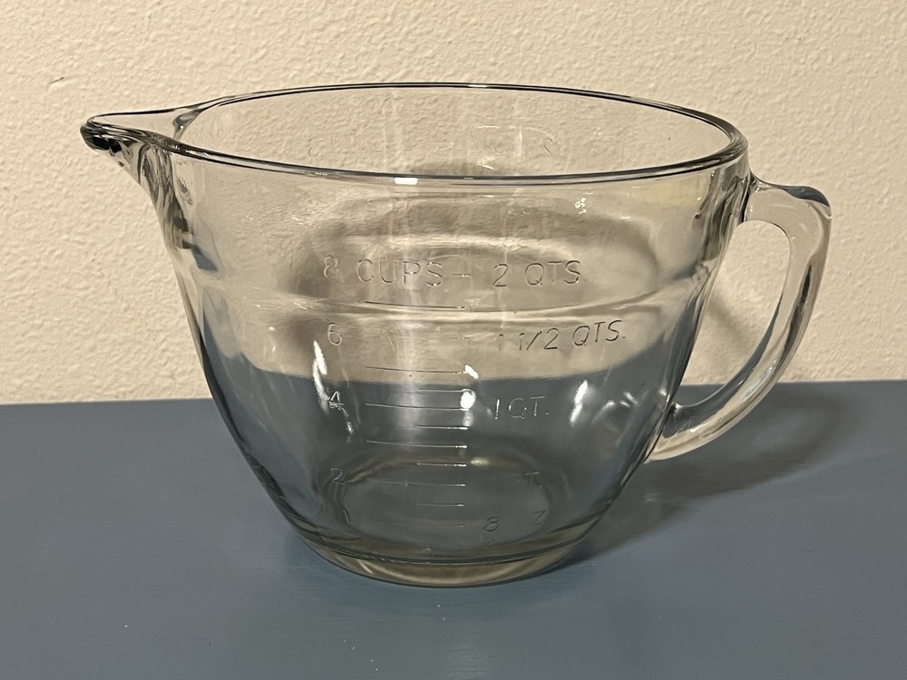 Pampered Chef 8-Cup Glass Measuring Pitcher for Mixing and Baking  