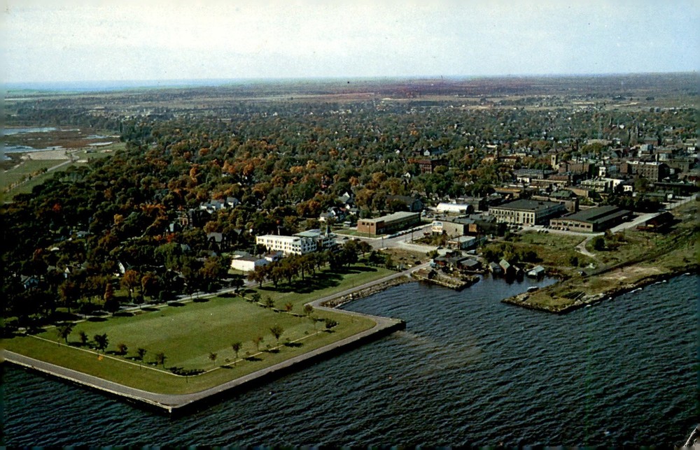 City Park, Ludington House, State Building, Escanaba, Michigan, 1967 Postcard