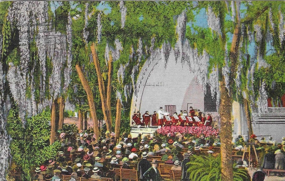 Vintage Florida Linen Postcard St Petersburg Williams Park Band Concert