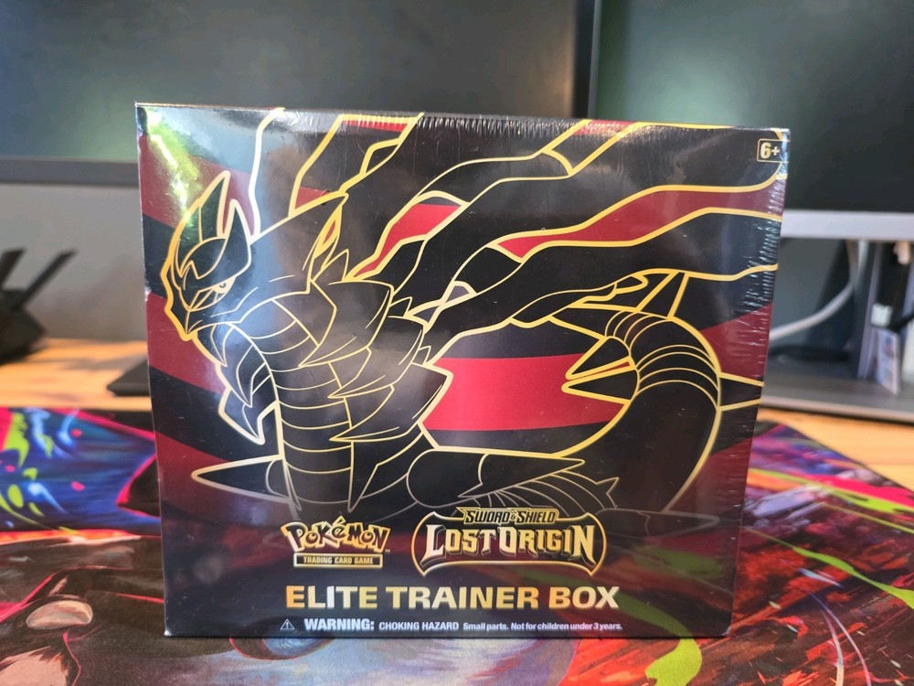 🔥Pokémon TCG Lost Origin Elite Trainer Box ETB🔥New/Factory Sealed. Small Tear.