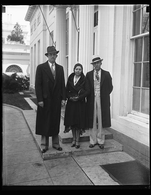 Photo:Washington D.C. White House Visitors 1931 Men Woman Hats