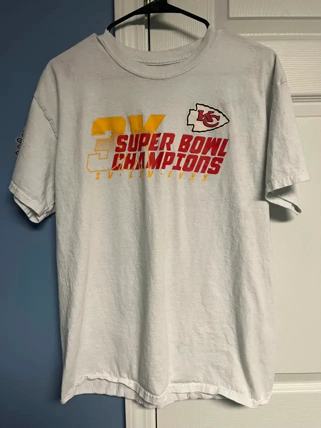 NFL Kansas City Chiefs 3 Times Super Bowl Champions Tee NWT Size Large