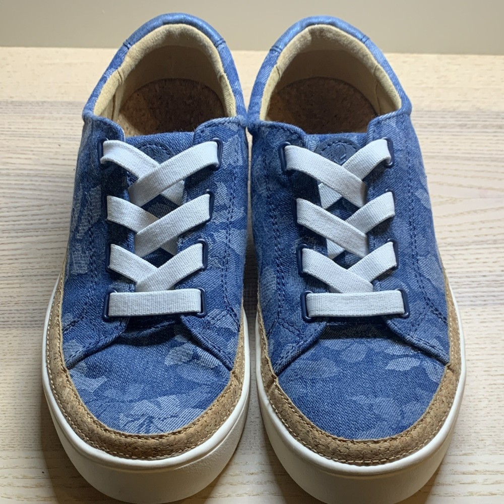 Revitalign Women's Blue Floral Canvas Comfort Sneakers Cork Insole Size 7.5