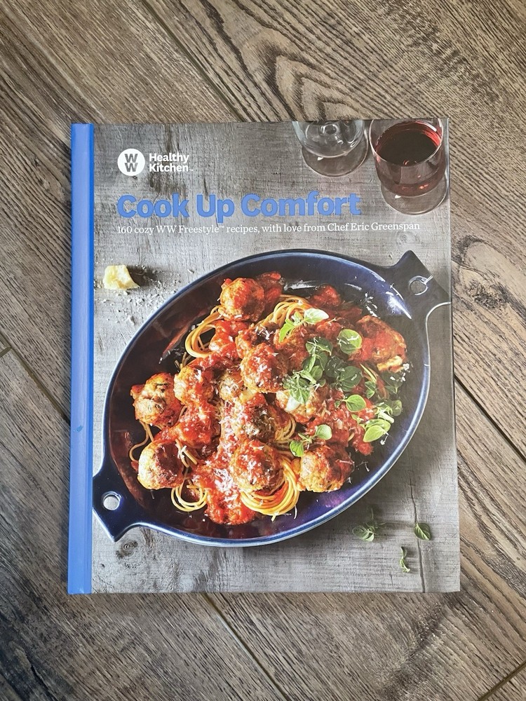 Weight Watchers WW Healthy Kitchen Cook Up Comfort Cookbook Recipes (2018,HC)