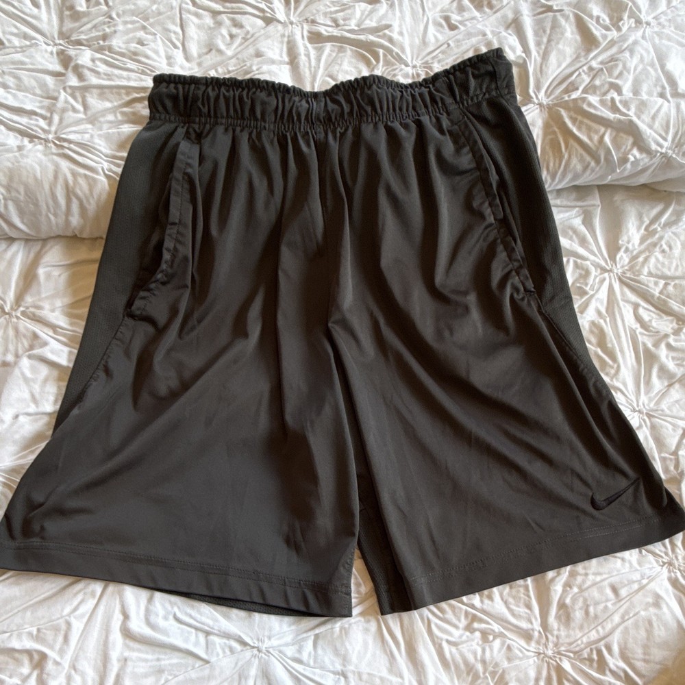 Nike Dri-FIT Men's Black Mesh Polyester Athletic Shorts Drawstring Size M