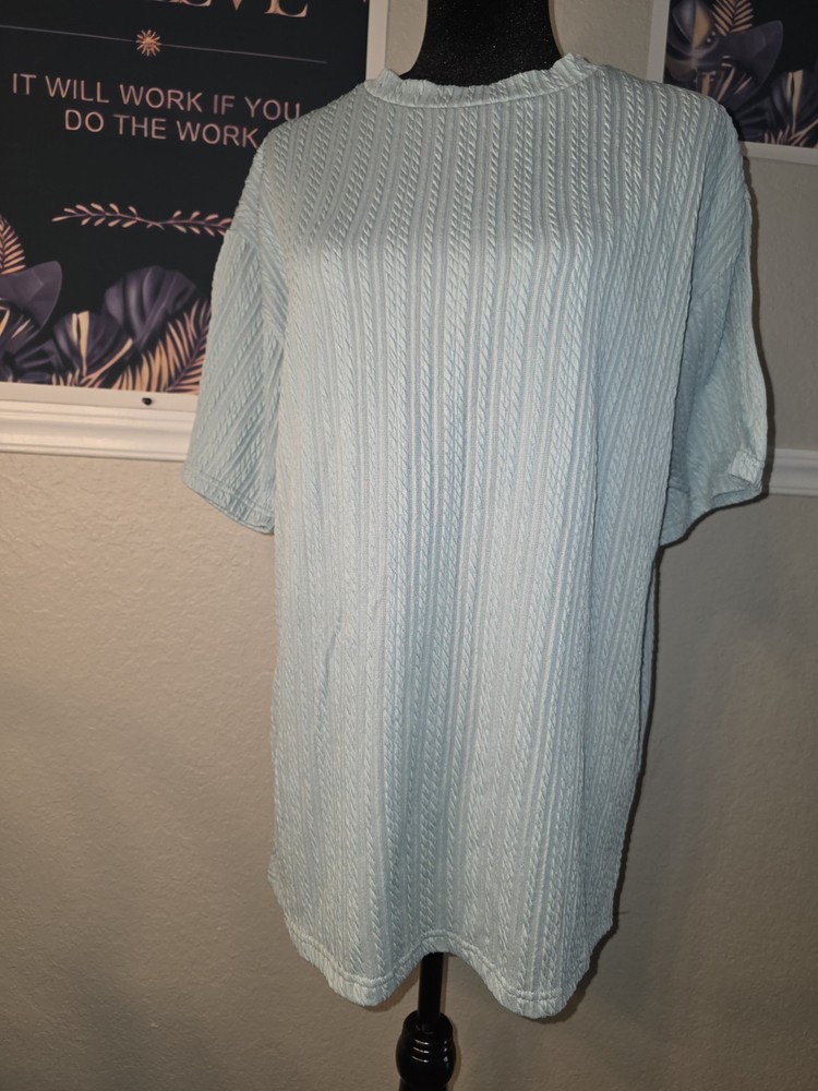 MANFINITY Women's Light Blue Textured Knit Crew Neck Short Sleeve Top Size M