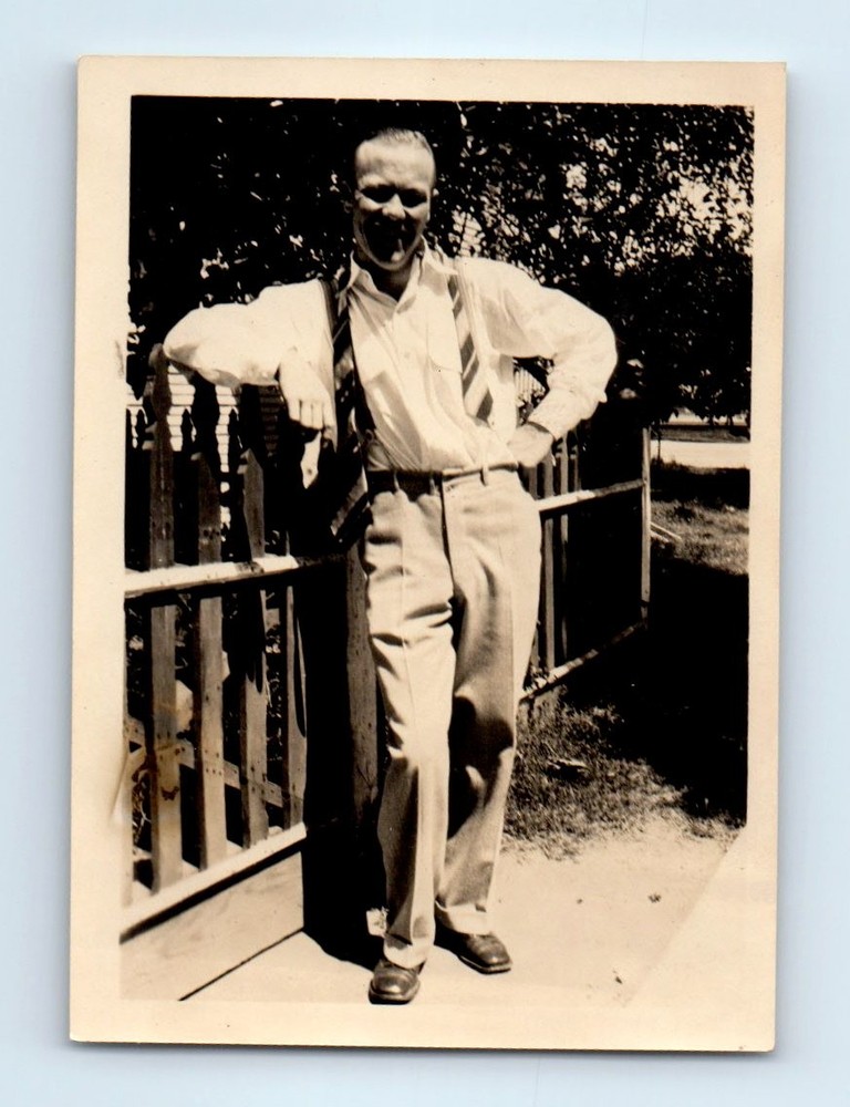 Old Vintage Photo SOLO MAN BY FENCE UNTIED TIE ORIGINAL SNAPSHOT PHOTOGRAPH