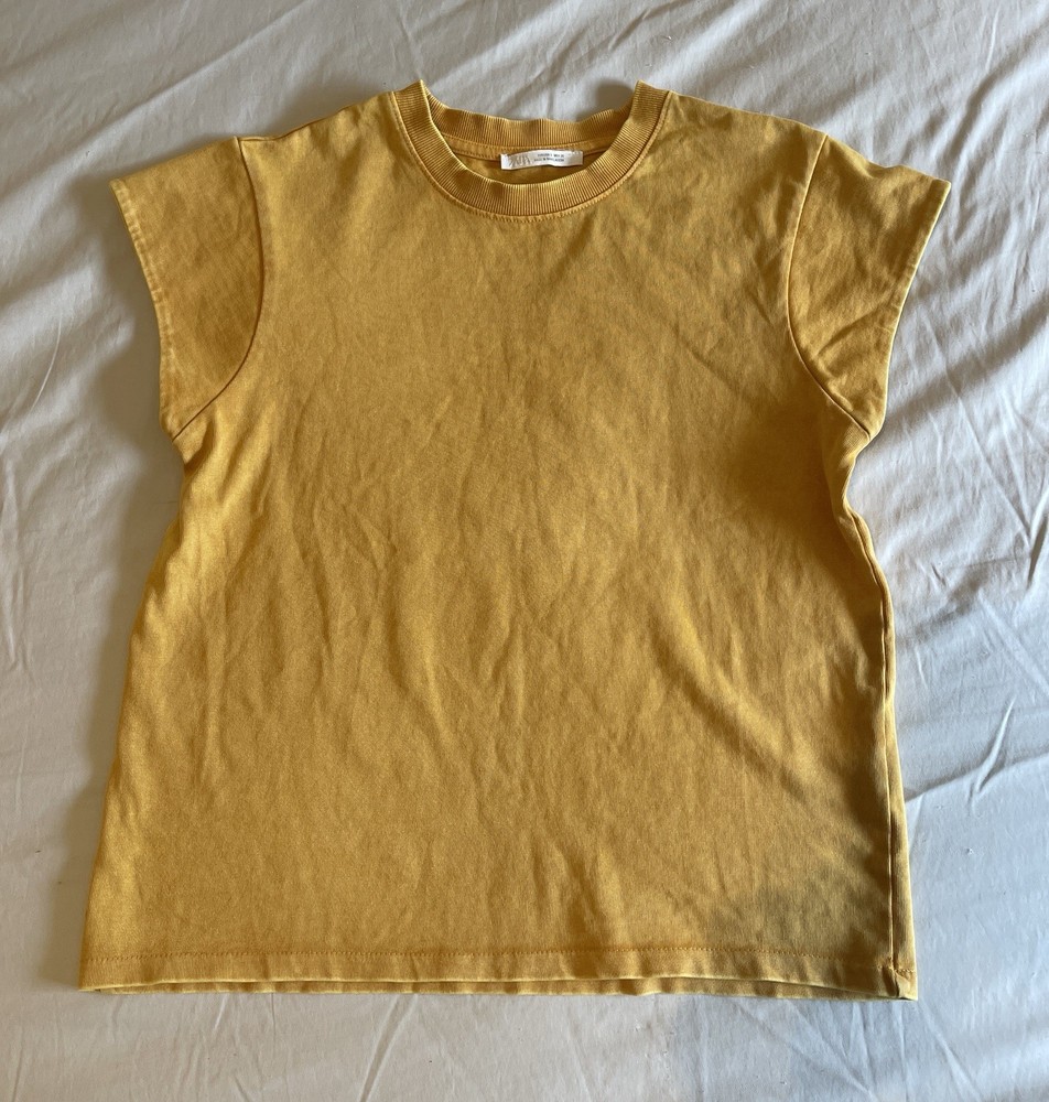 Zara Fitted T-Shirt Gold/Yellow NWOT Size Small Women’s