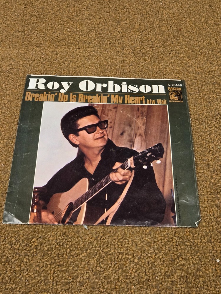 45 RPM Roy Orbison MGM 13446 Breakin Up Is Breakin my Heart SLEEVE ONLY