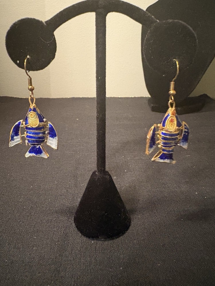 Articulating Fish Earrings Gold To E And Enamel