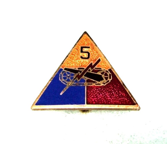 ORIGINAL PINBACK EARLY 1950's 5th ARMORED DIVISION DI CREST BADGE, 1E