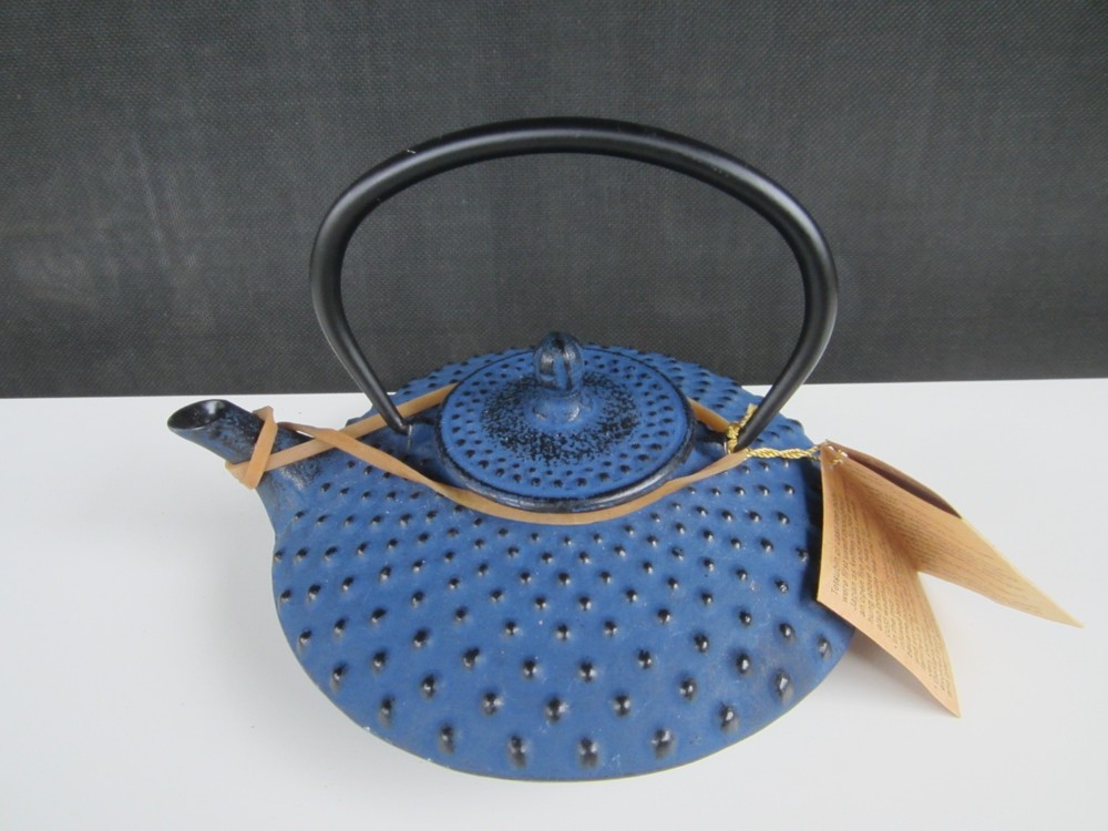 KAFUH Cast Iron Tea Kettle with Infuser. Midnight blue. Made in Japan. New