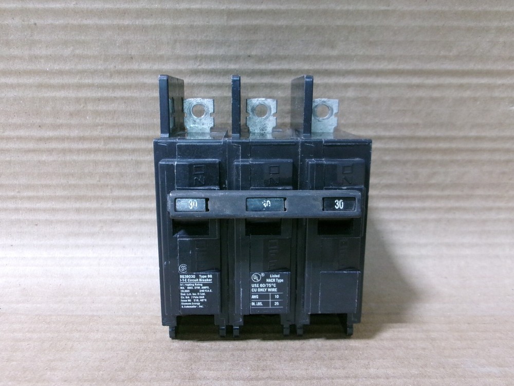 ITE Siemens BQ BQ3B030 3 Pole 30 Amp 240V Silk Screen Circuit Breaker Flaw #5