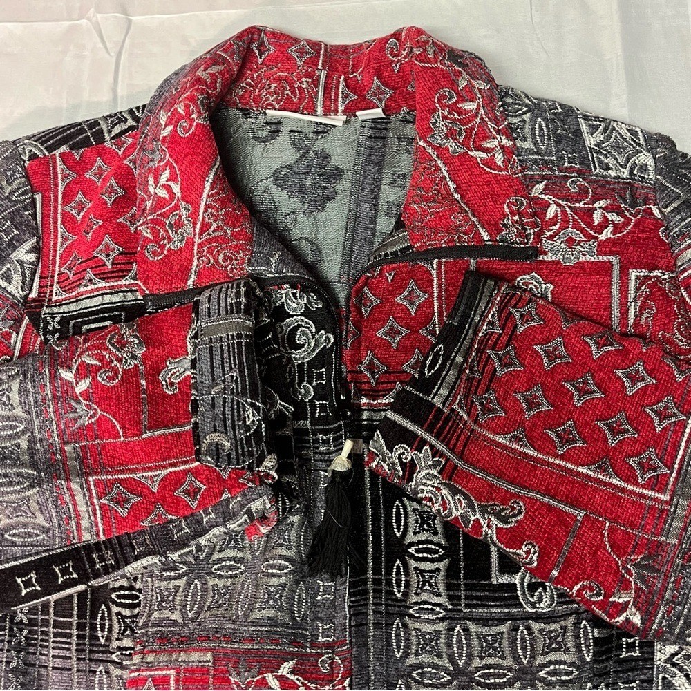 Susan Graver Red and Black size 12 Patterned Jacquard Zippered Jacket  Pockets