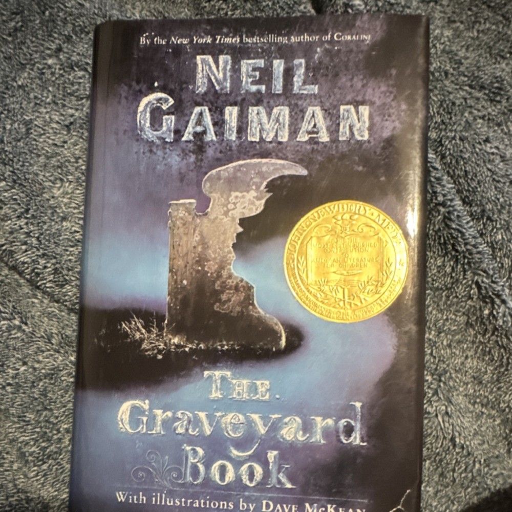 Neil Gaiman The Graveyard Book First Edition Hardcover Illustrated 2008 McKean