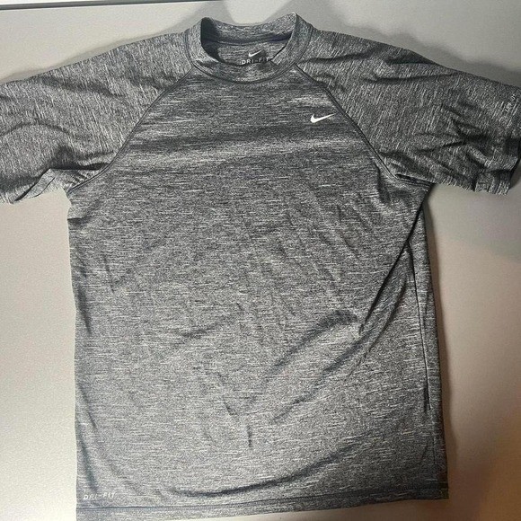 Nike Dri-FIT Gray Short Sleeve Athletic Training T-Shirt Mens