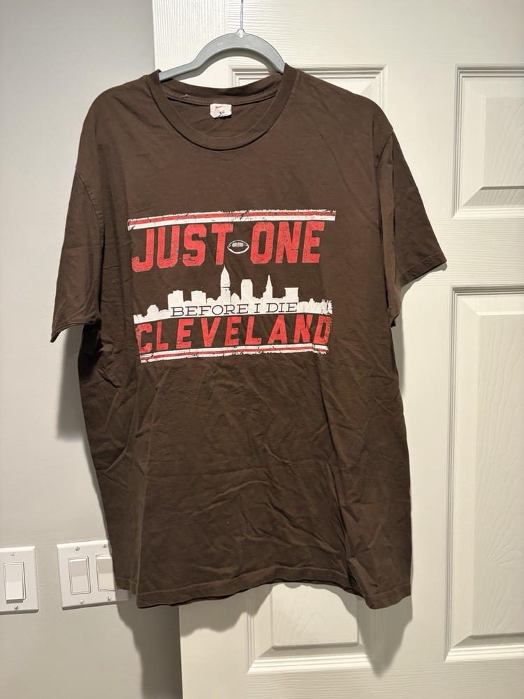 Hanes Men’s Cleveland Graphic Print T-Shirt Brown Crew Neck Short Sleeve XL