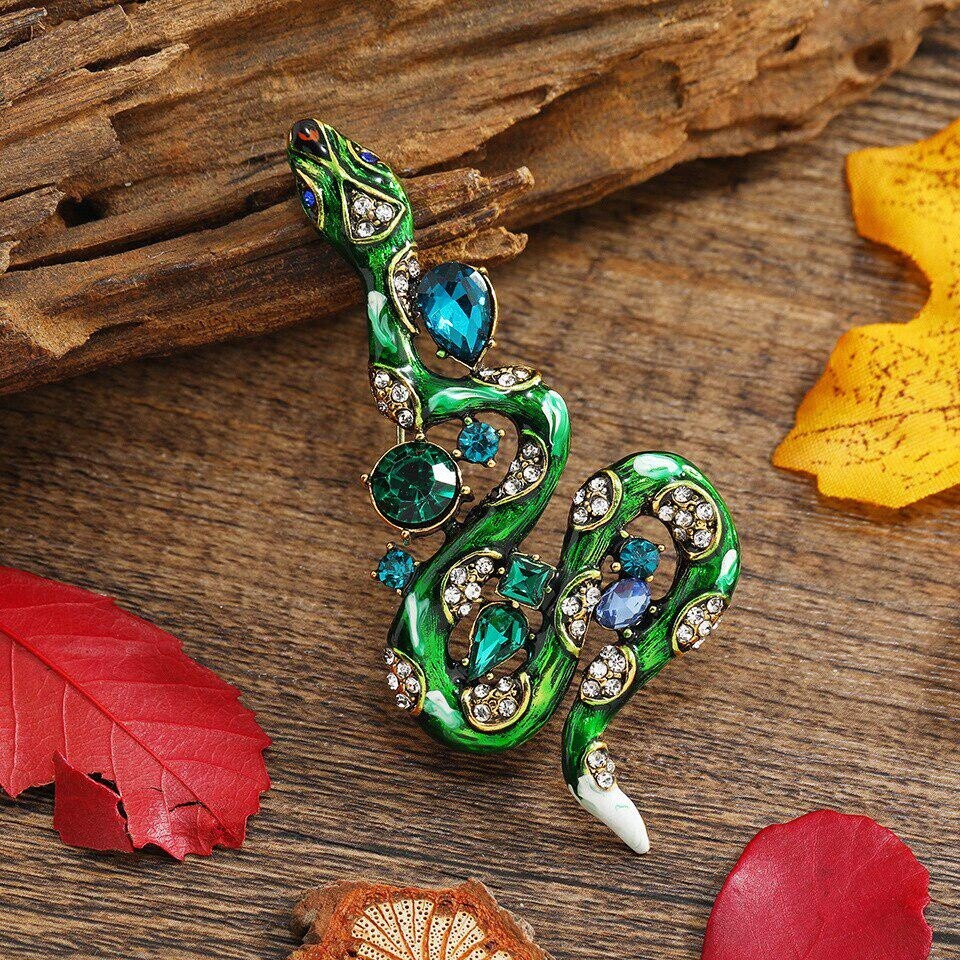 New Creative Classic Vintage Snake Enamel Crystal Badges Women Men Accessories