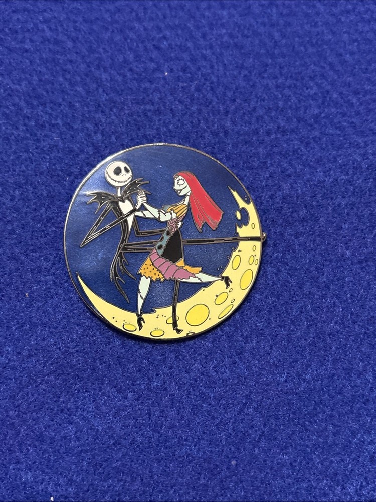 Disney Auctions Sally & Jack Dancing On Moon Pin