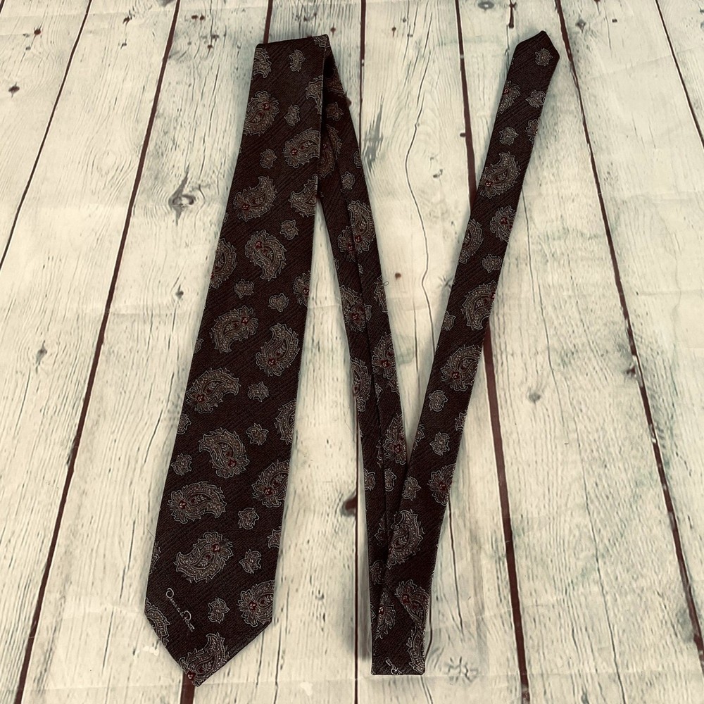 VTG Oscar de la Renta Signature Tie Paisley grey and red woven poly silk blend