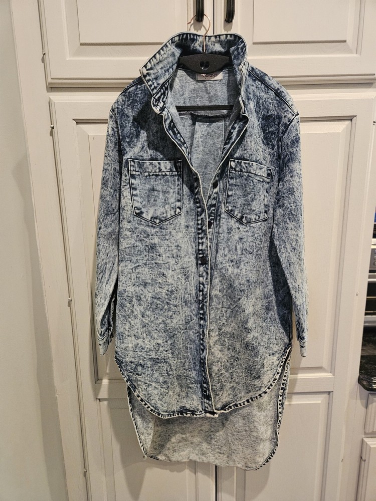 Vibrant Made In  USA Unique Jean Jacket Longer In Back Great For A Tall...
