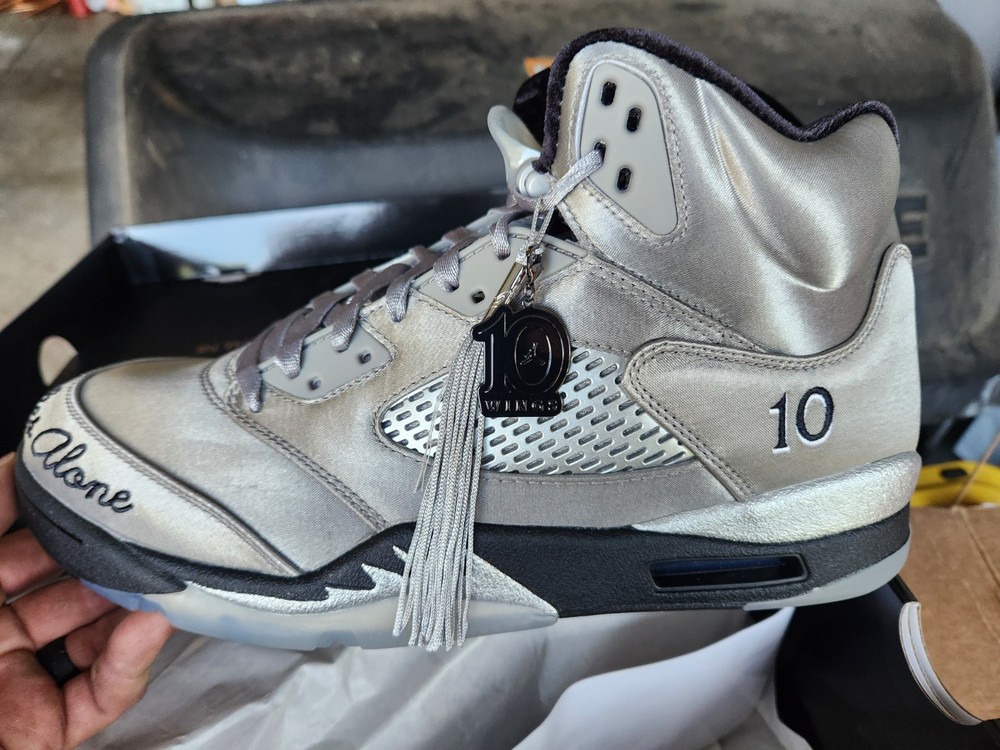 Jordan 5 wings size 13 Womans 11.5 Mens DS OG all bought from Nike Snkrs app
