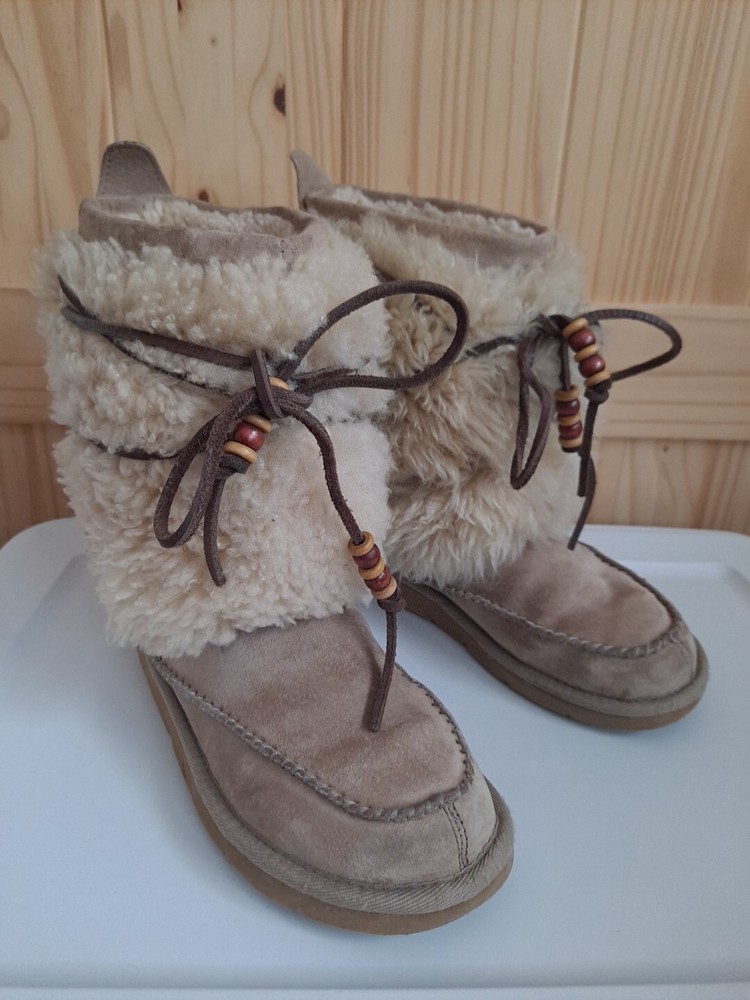 UGG Shearling Boots Womens 6 Khaki Classic Short Rainier Fur Sheepskin Cuff 5189