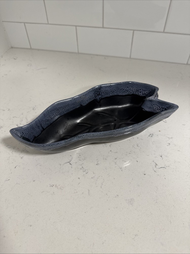 Roseville-Capri Leaf #533-10 Black W/ Blue Speckle Drip Edge Foyer Bowl C. 1951