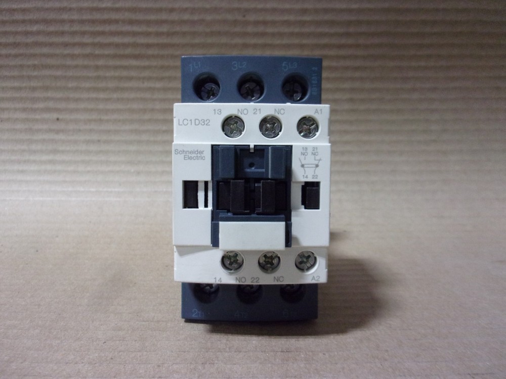 NEW Schneider Electric LC1D32G7 Contactor Starter 3 Pole 60 Amp 120v Coil Cover