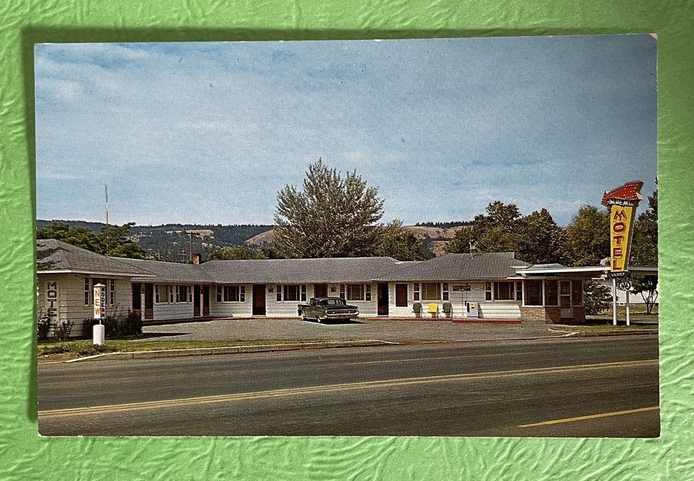 La GRANDE Oregon OR BLUE MOUNTAIN MOTEL Vintage Postcard Route 2 LaGrande