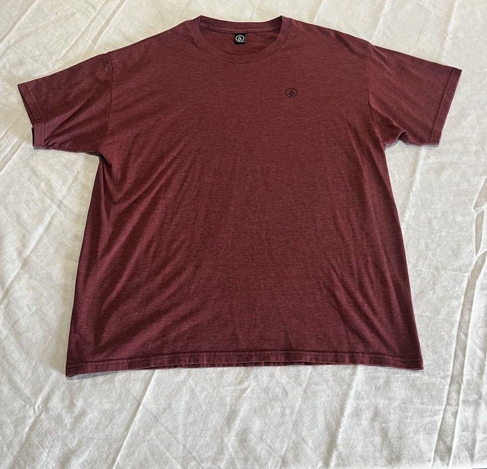 Volcom Men's Short Sleeve Size XL. Maroon Red T-Shirt. Vulcom Logo On Front
