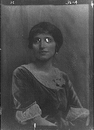 Photo:Bessie Hyanes Portrait Photograph 1912 Woman Studio Portrait