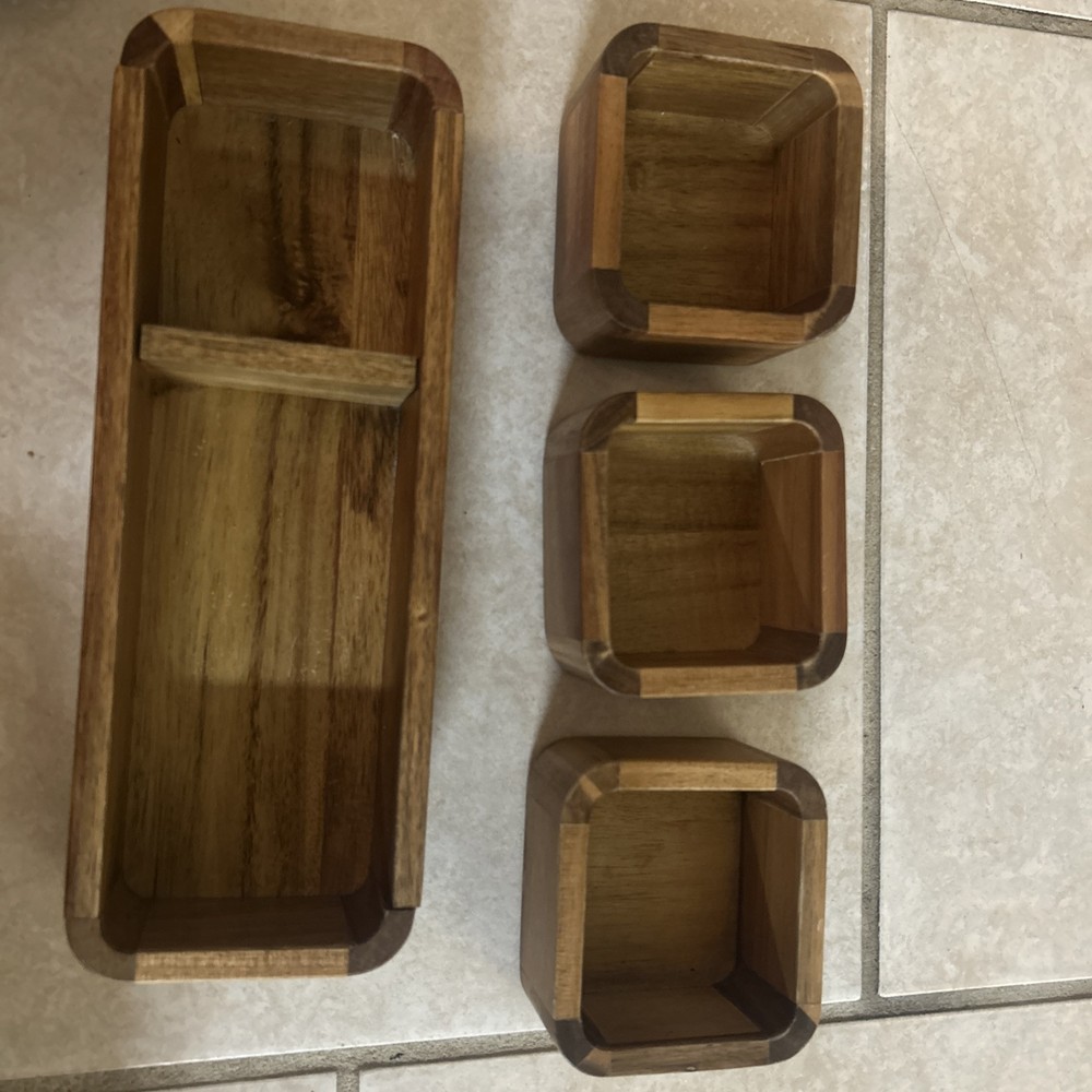 Acadia Wood Bathroom Accessory Set with Modern Design-image