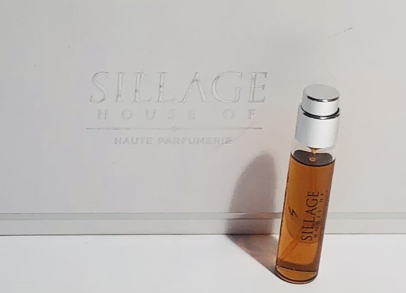 House of Sillage Love Is In The Air Parfum Atomizer Spray 8ml / 0.27 fl oz New