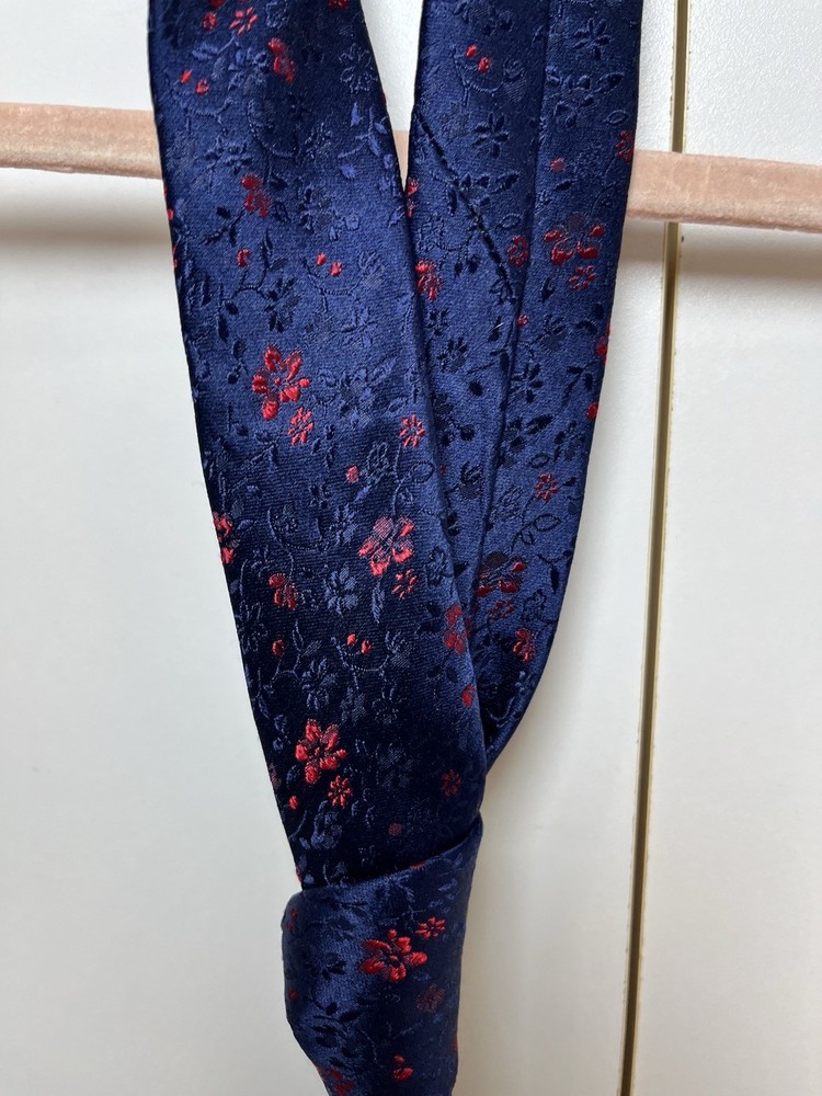 100% Silk Blue and Red Floral Express Tie Men's Necktie