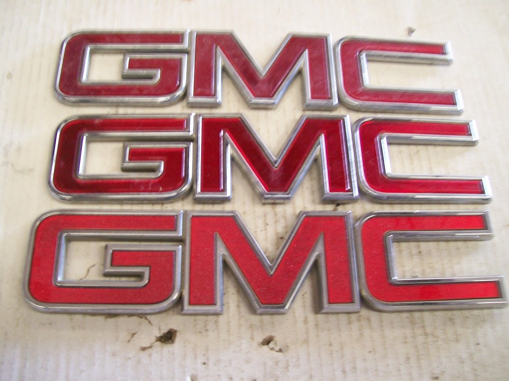 ACADIA GMC REAR GATE LOGO'S ORNAMENT EMBLEM-image