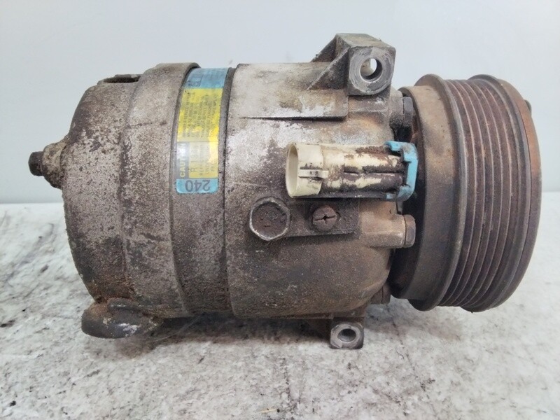 90443840 air conditioning compressor Opel Vectra B Sedan 1995 1692613