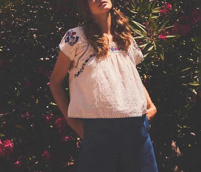 Women Doen Cotton Square Neck Embroidered Short Sleeve Top