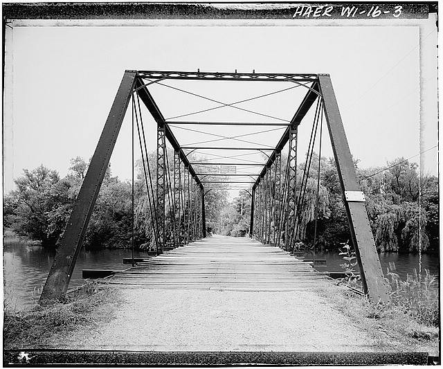 3. OBLIQUE VIEW, SOUTH END - White River Bridge, Spanning Honey Creek Bieneman