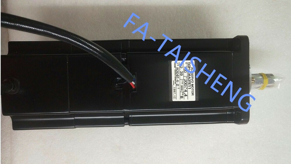 YASKAWA AC SERVO MOTOR SGM-08A3TE11 SGM08A3TE11 NEW
