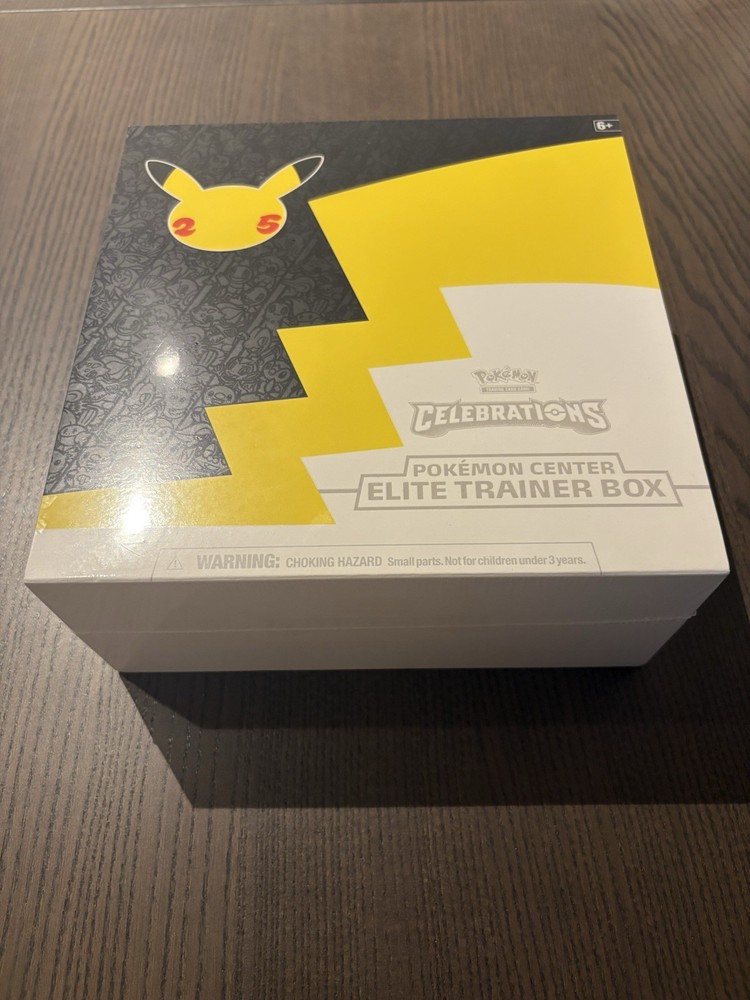 Celebrations Pokemon Center Elite Trainer Box Etb 25Th Anniversary Minty 💎