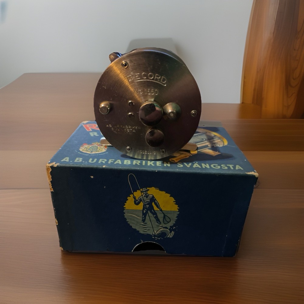 Vintage Record 1600  C vintage casting fishing reelNEAR MINT  REEL And BOX